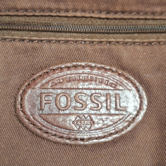 Fossil Foldover Leather Crossbody Messenger Bag - Picture 2 of 15
